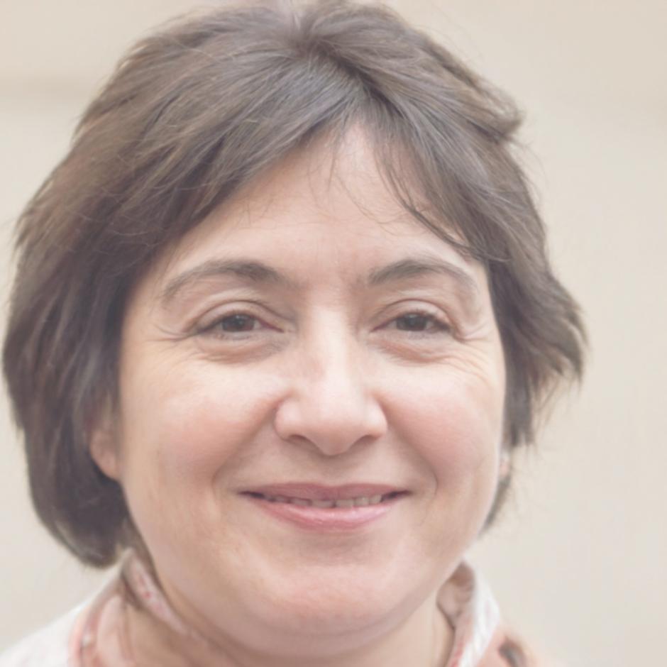 Retrato profesional de instructora de análisis financiero